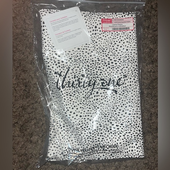 Thirty-One Laptop Sleeve - Picture 2 of 3